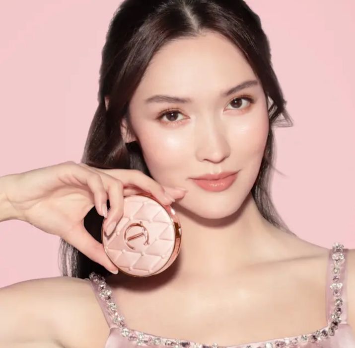 Тональний кушон Charlotte Tilbury Pillow Talk 1N