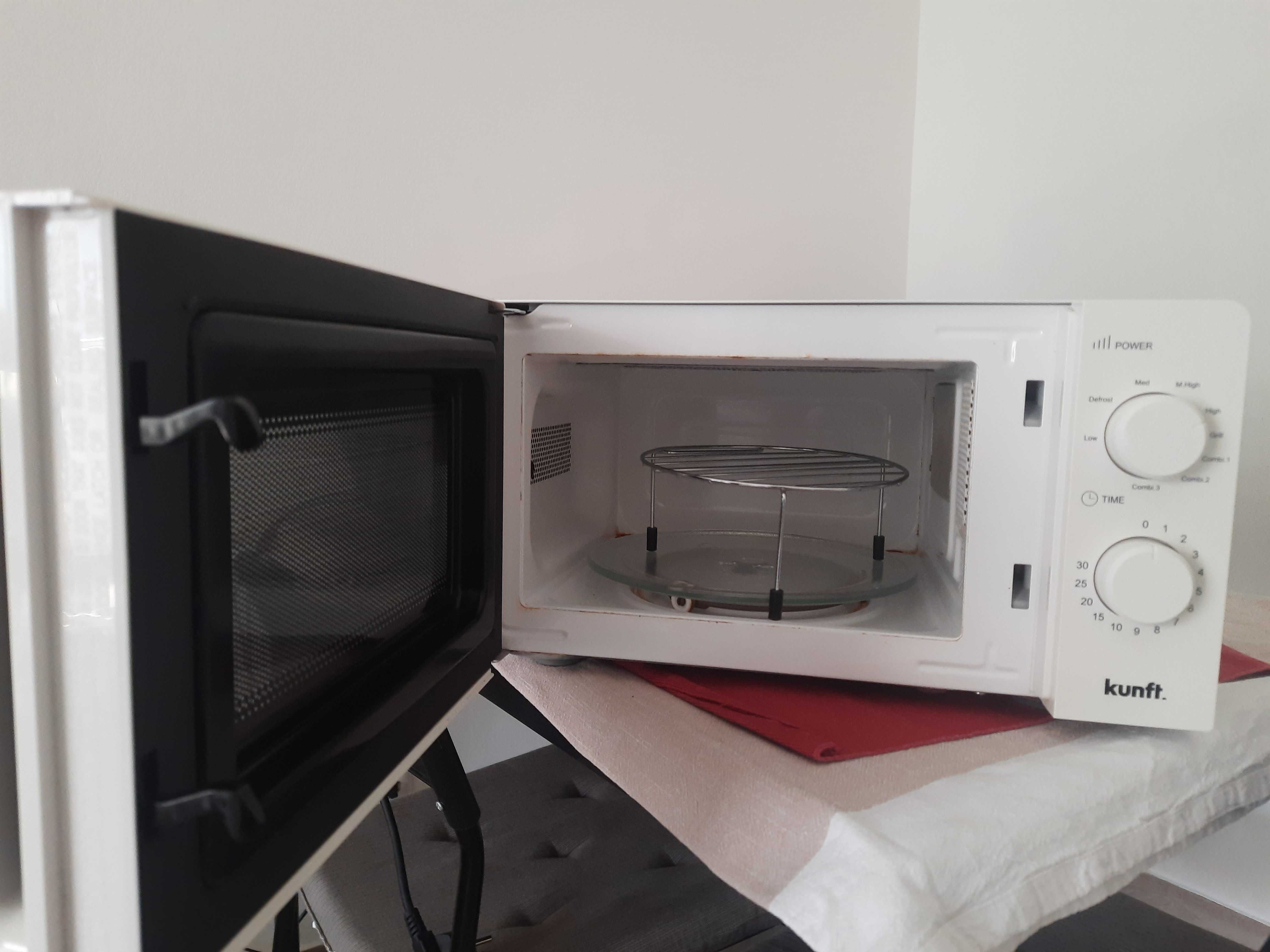Forno de Microondas Kunft