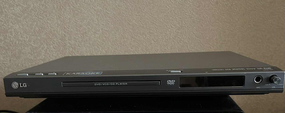 DVD-програвач LG DK-673 X