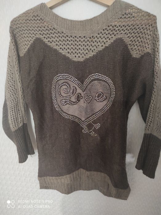 Продам женский свитер
