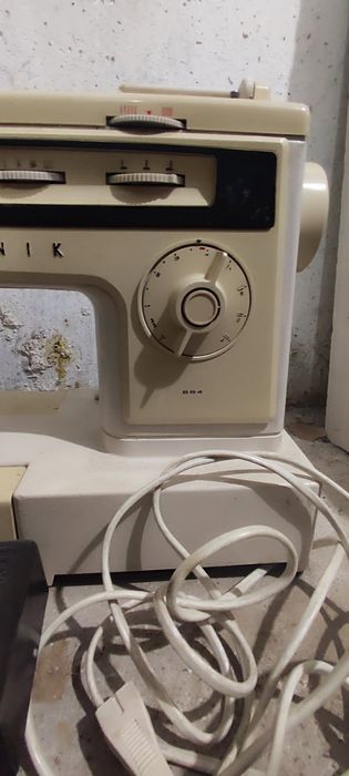 Maszyna do szycia - Łucznik 884