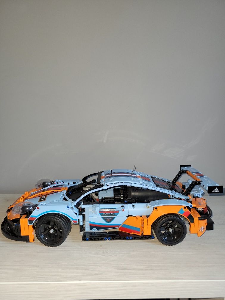 LEGO Porsche 911 RSR Martini Racing, Adidas, Michelin 1580 elementów
