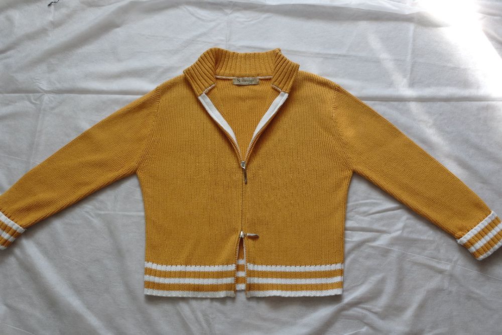 Новый короткий свитер , размер s- m хлопок