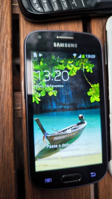 Telemóveis Samsung Nokia todos a funcionar