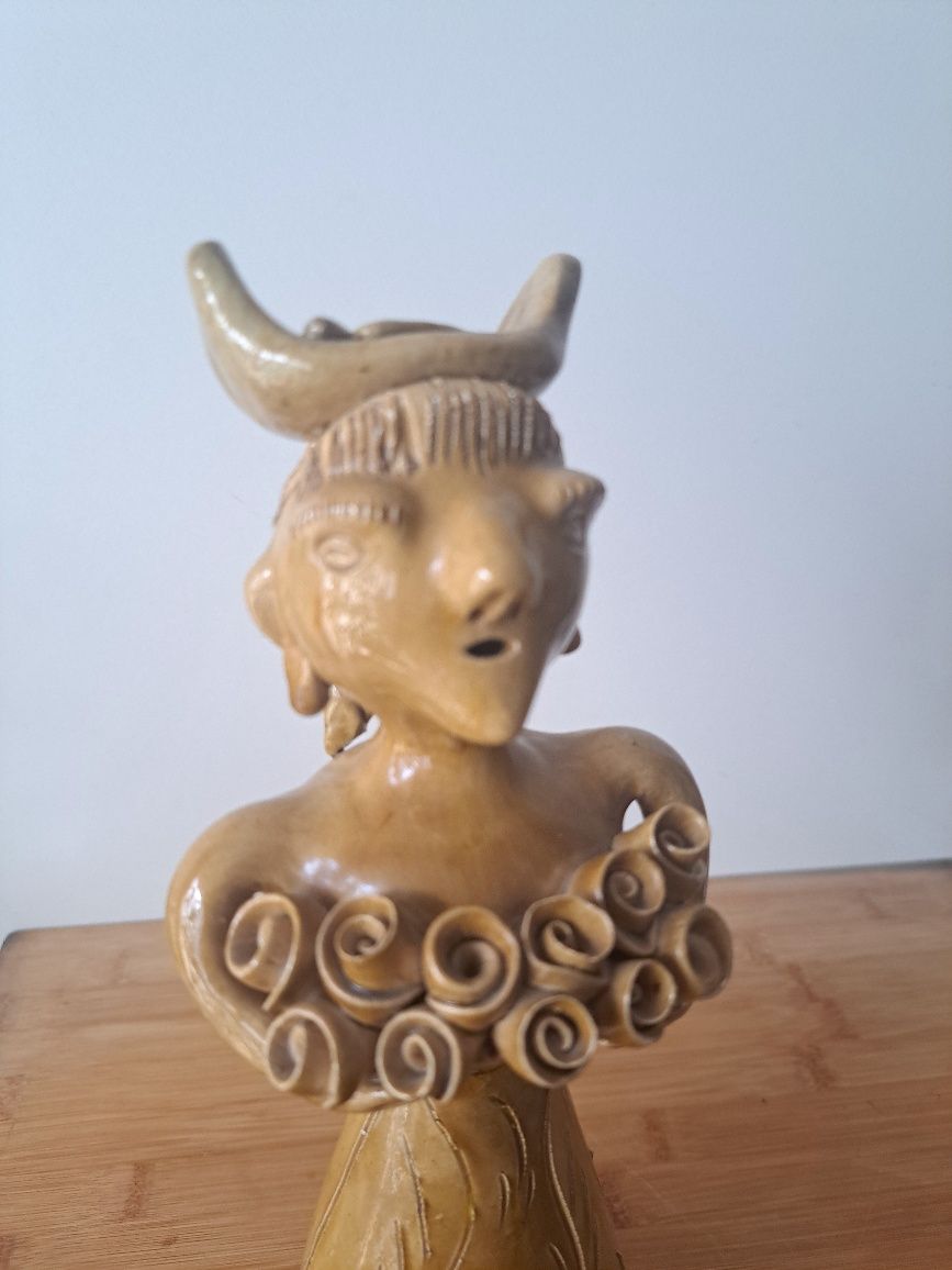 Estatueta Rosa Ramalho