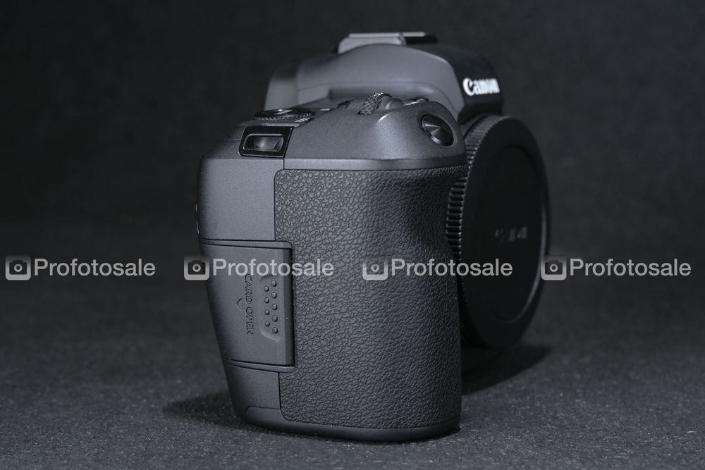 Фотоапарат Canon EOS R