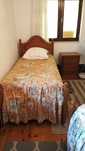 mobília cama de solteiro com mesa cabeceira