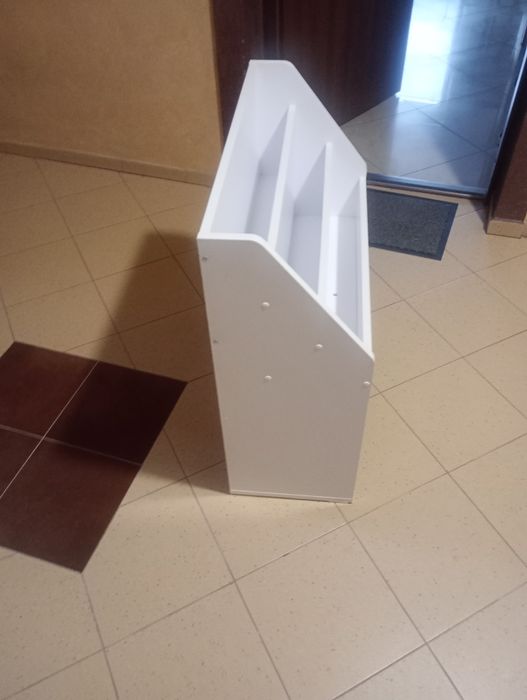 Regał na gry, książki 79/72- 50 zł