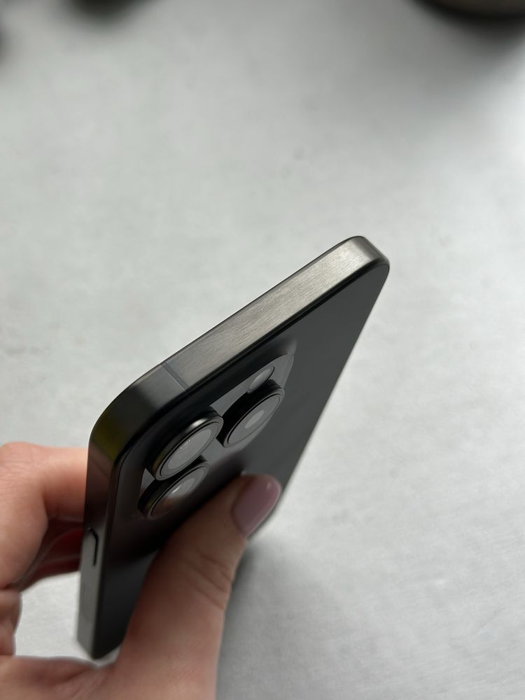 Apple iPhone 15 Pro 128GB Black E-sim. Neverlock. Б/в