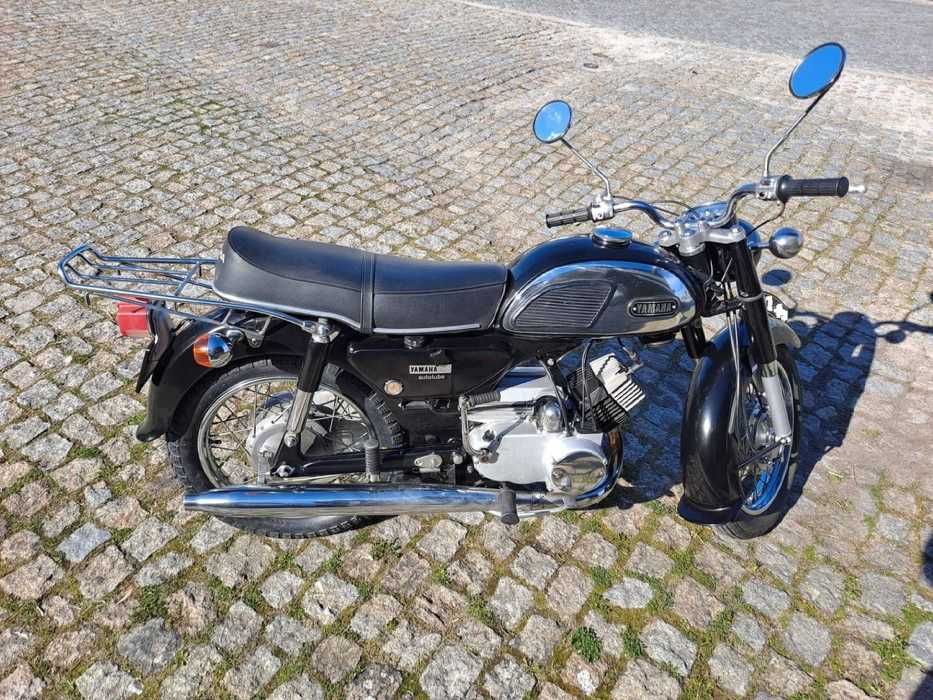 Moto yamaha 125cc clássica de 1971