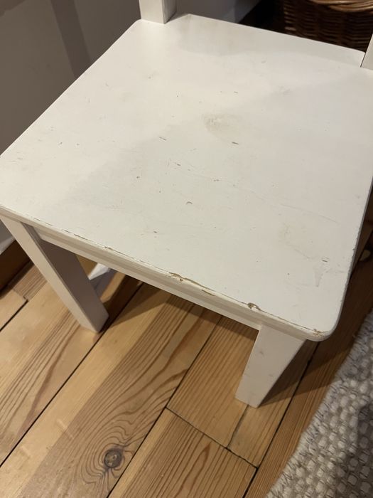 Stolik Flisat z Ikea oraz 2 krzeselka