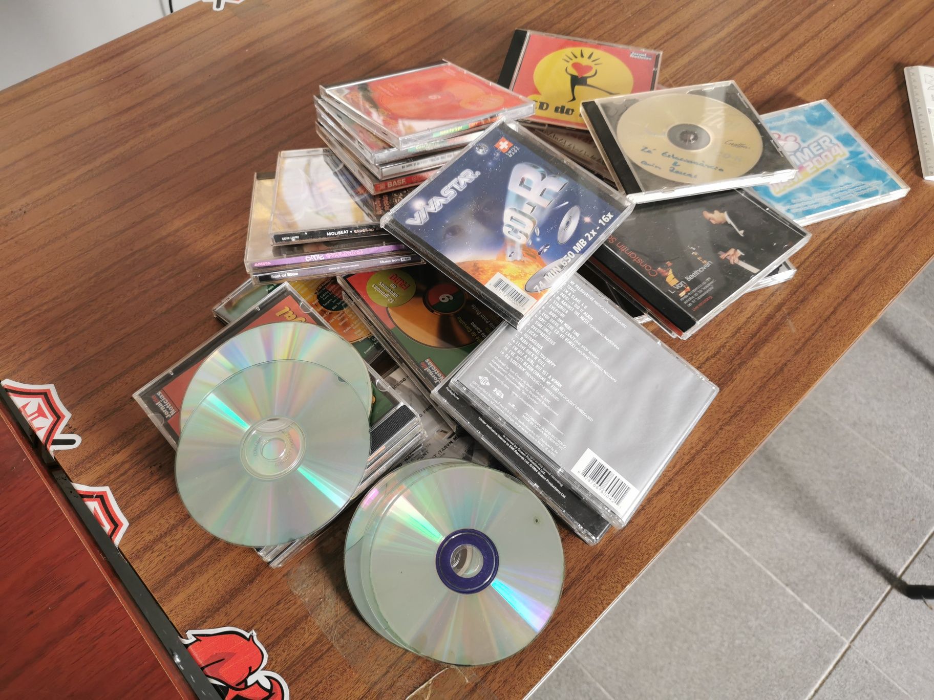 CDS de música e LPS