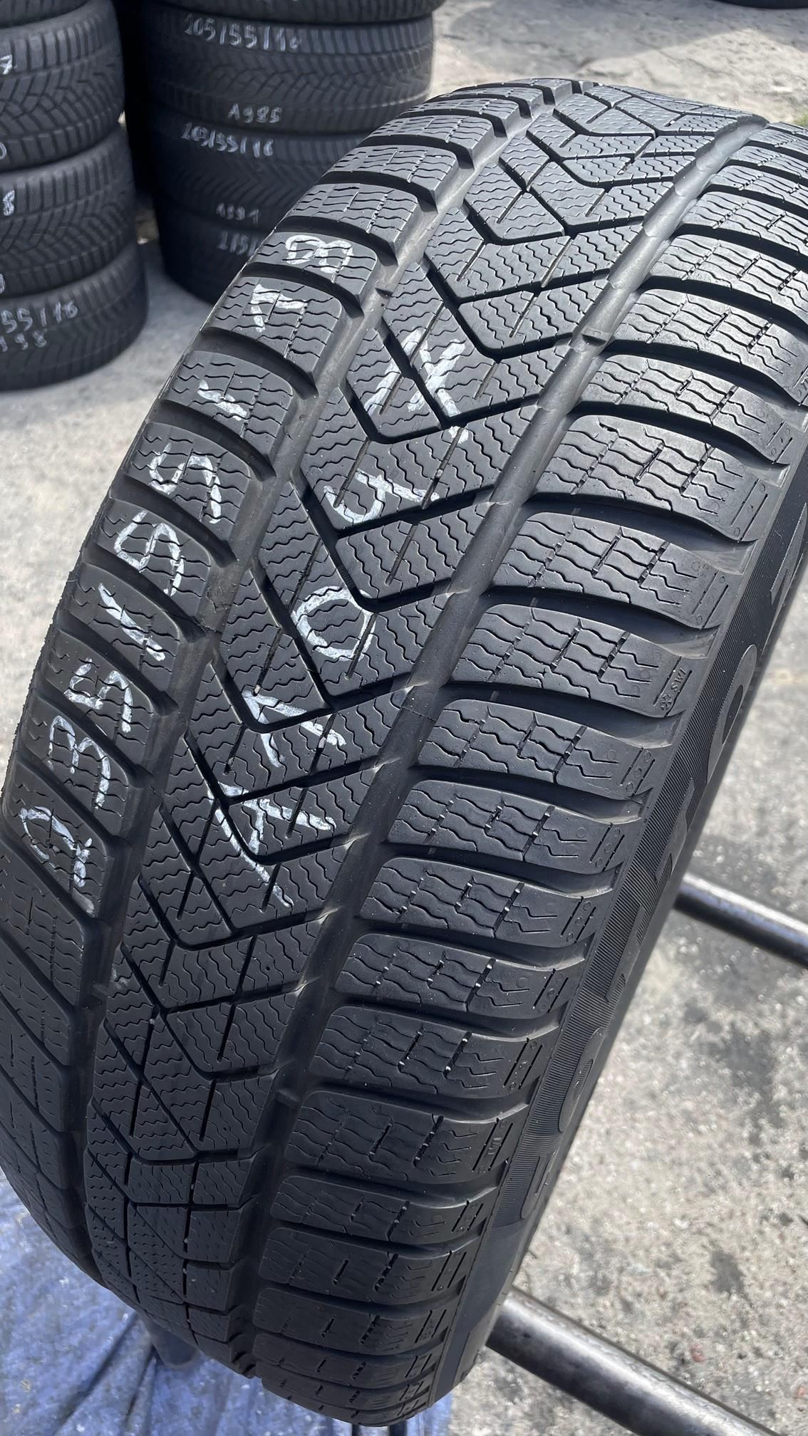 235/55/18 Pirelli SottoZero 3 104H