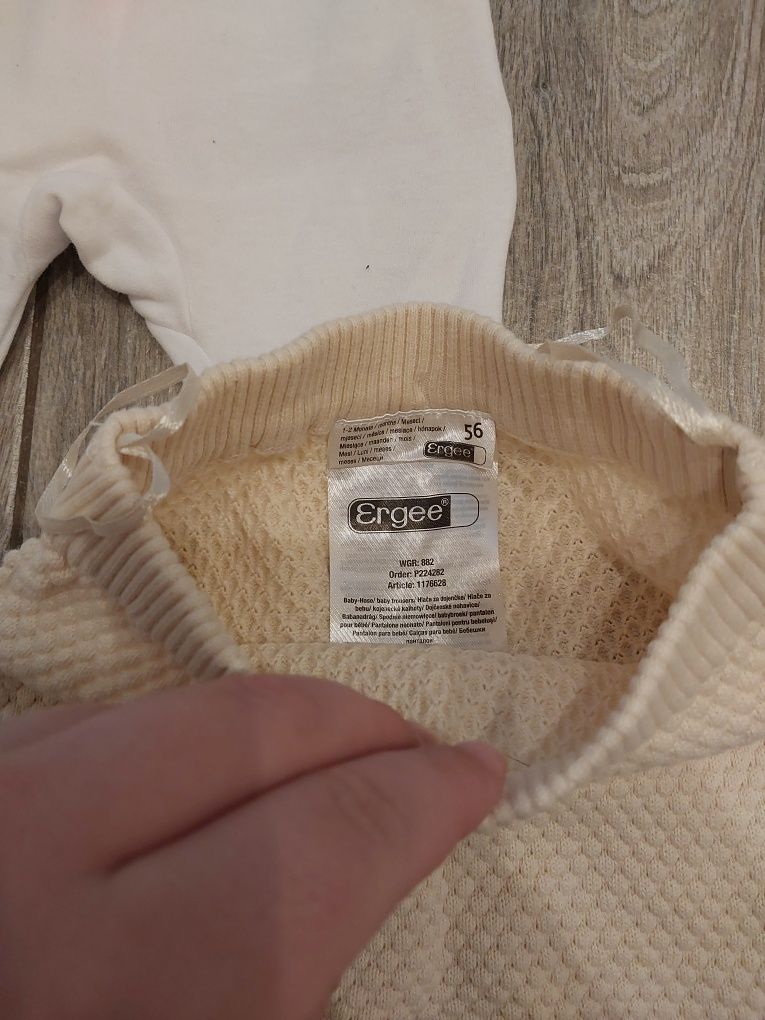 Spodnie dla dziecka unisex nowe  w rozmiarach 56