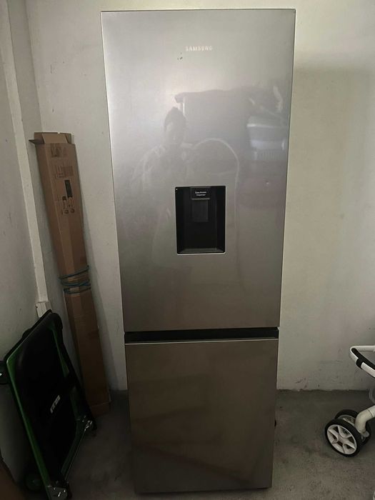 Frigorifico Combinado Samsung - No Frost - 341L