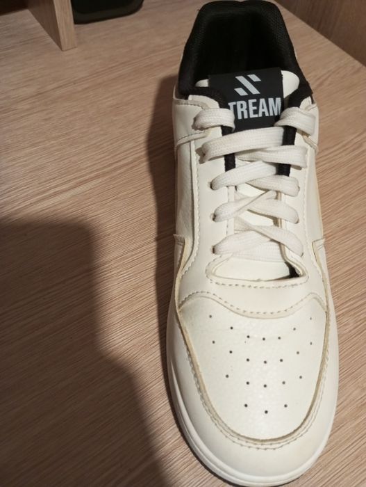 Продам кросівки ідеал