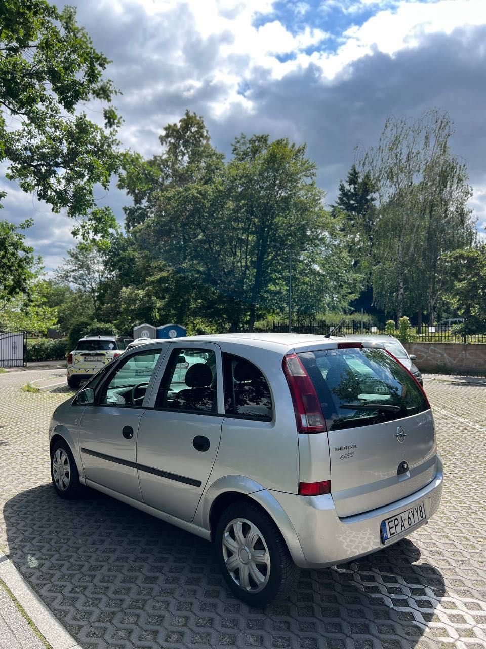 Opel Meriva zadbana klima ekonomiczne auto