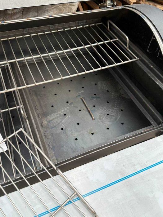 Коптильня-гриль, вугільний барбекю мангал.