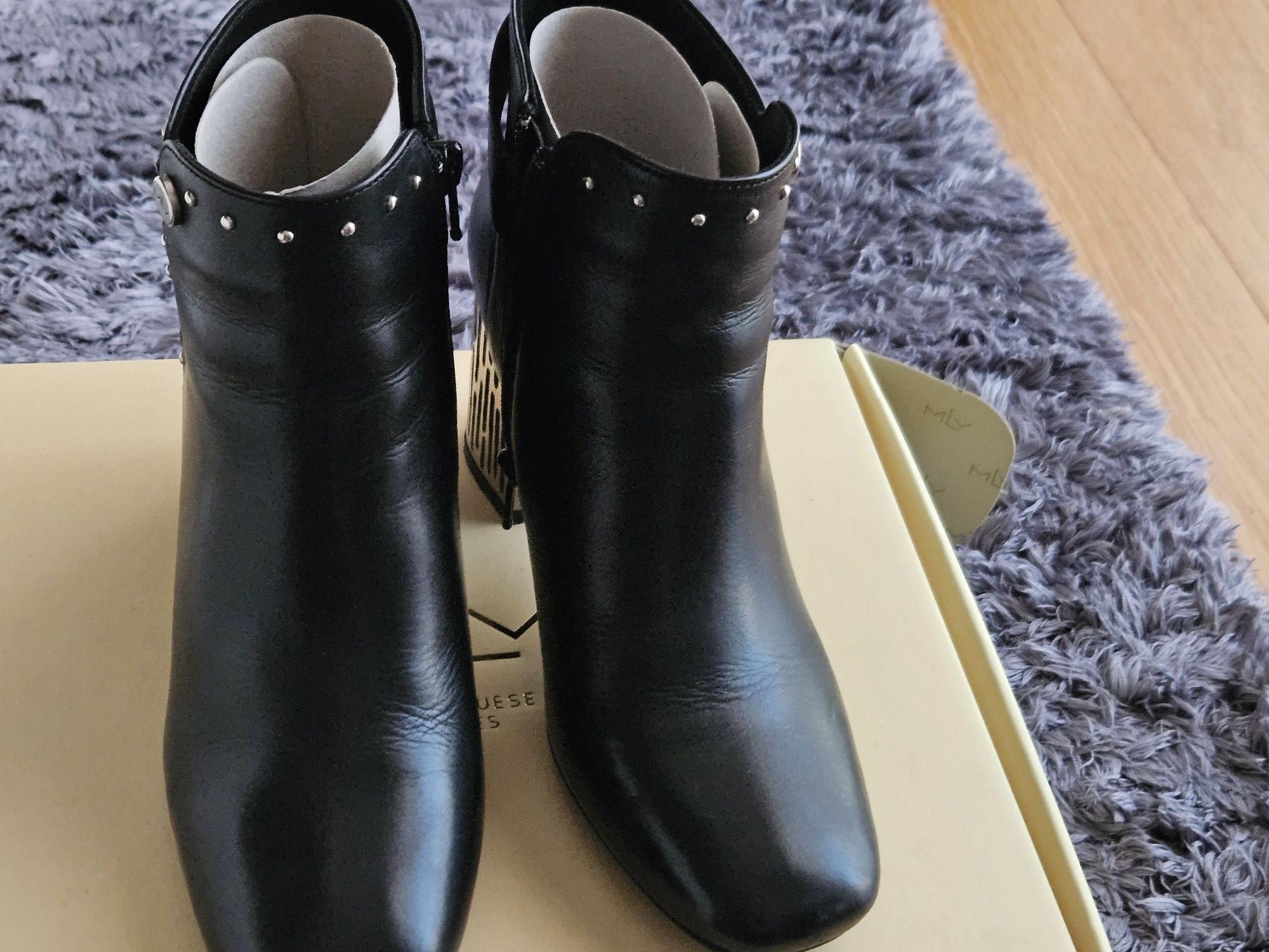 Botas em pele da MLY