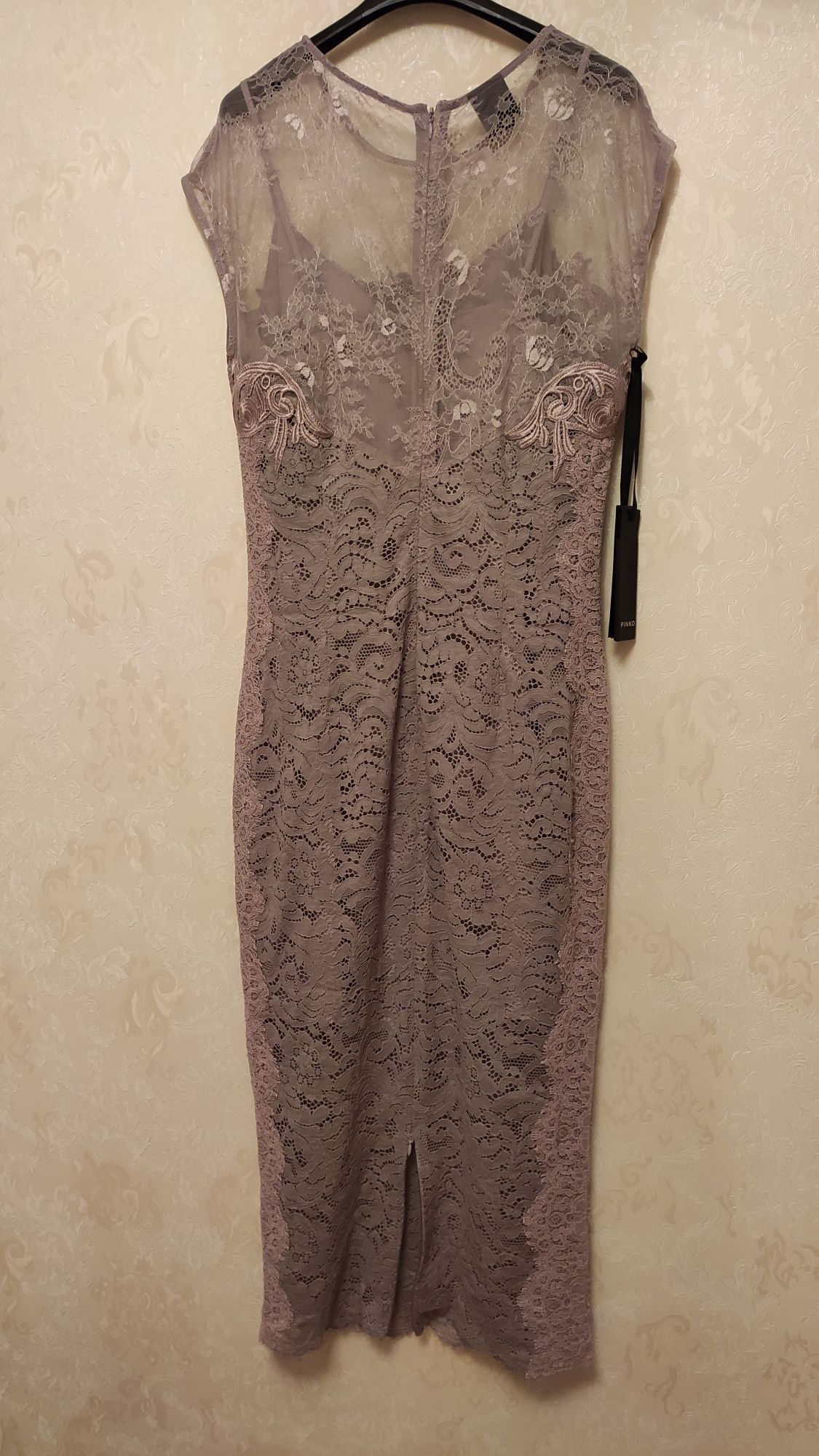 Новое нежное  платье премиум-бренда Pinko, Италия, оригинал 40 размер