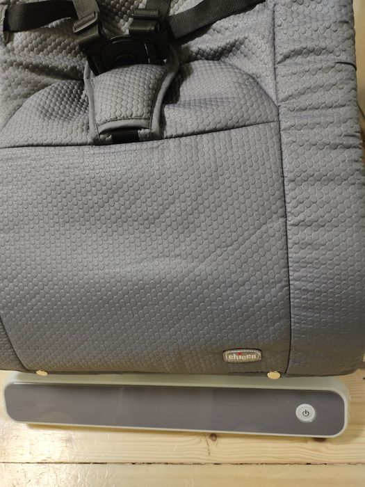 Шезлонг гойдалка  Chicco Rhythm'n'Sound