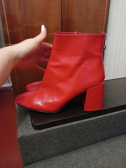 Продам ботиночки, состояние супер, 41 размер, полноразмерные