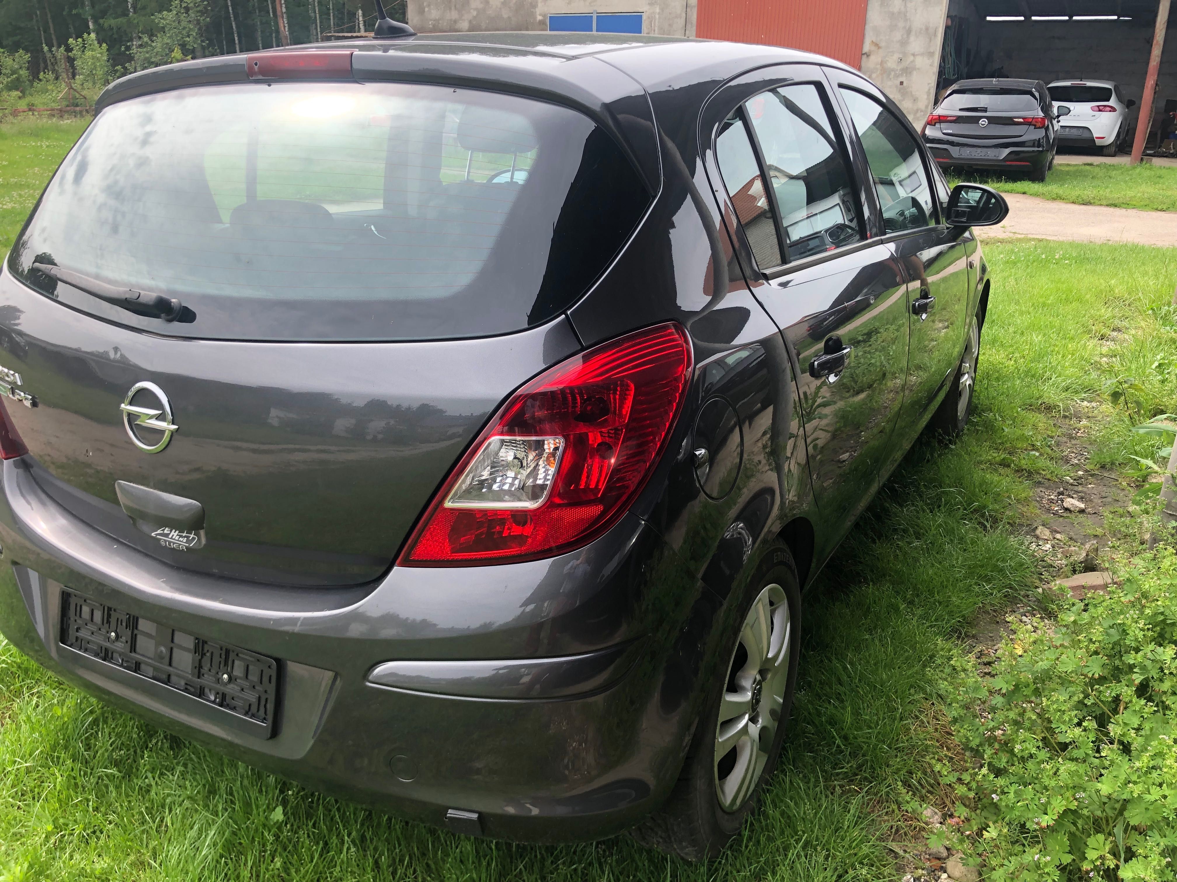 Corsa benzyna/gaz , mod 2012, lift, niski przebieg