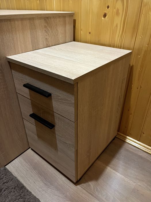 продаю б/у компʼютерний стіл