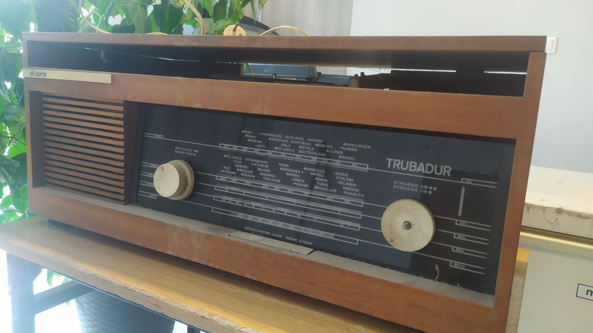 Radio trubador "Diora"