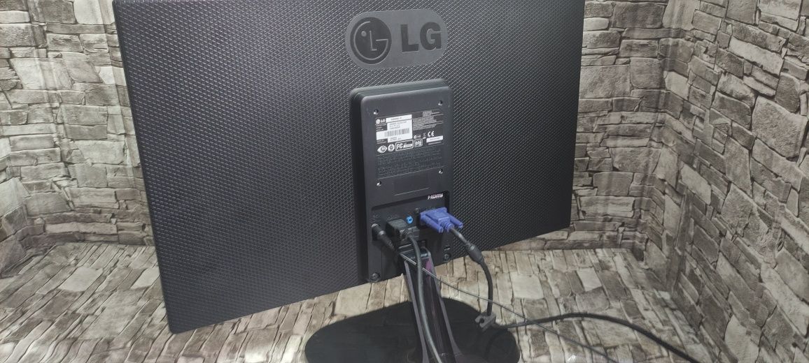 Монитор 22" LG 22M45HQ-BA/FULL HD/HDMI/VGA