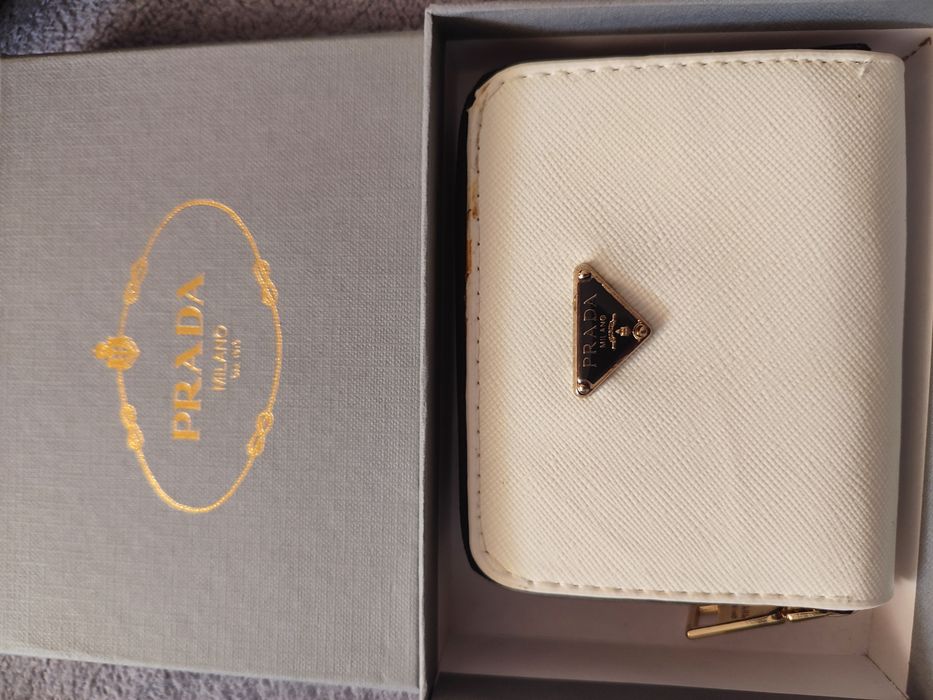 Portfelik nowy Prada damski ecru