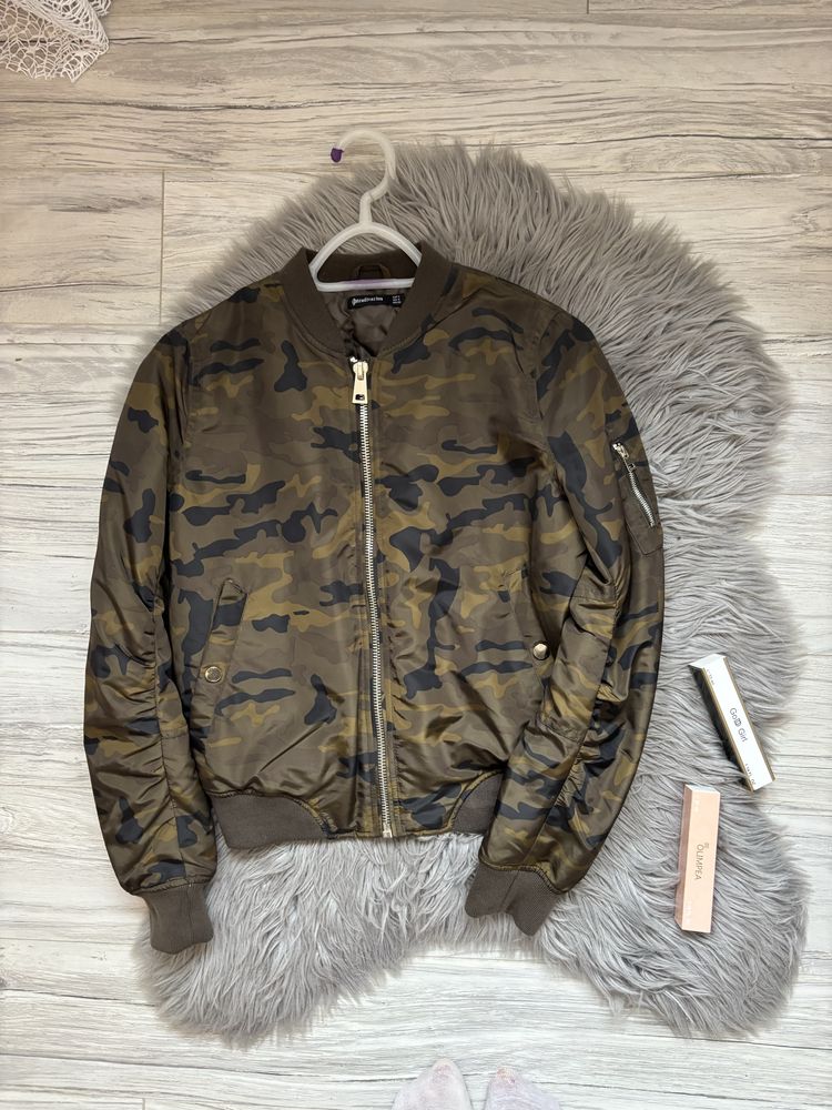 Kurtka bomber bomberka stradivarius xs s modna moro khaki