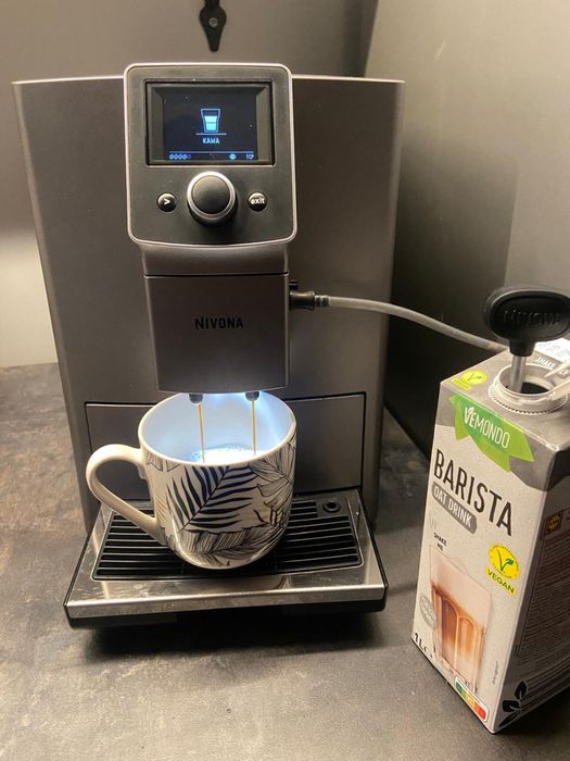 Sprzedam ekspres cisnieniowy Nivona 709