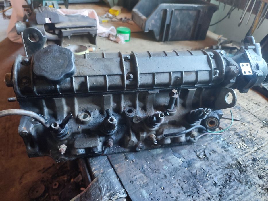 Головка блоку циліндрів Renault 1.9D