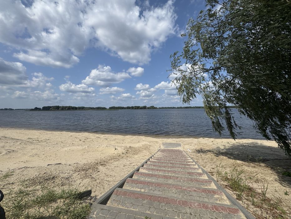 Земельна ділянка на березі Дніпра
