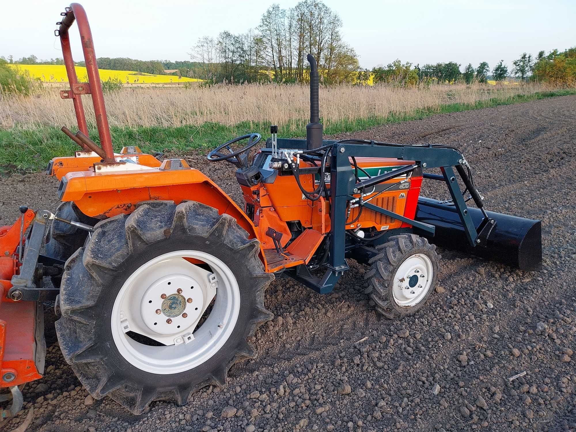 Kubota z turem 4x4 - 45Km Minitraktor Sadownik Ciągnik  traktor 45km