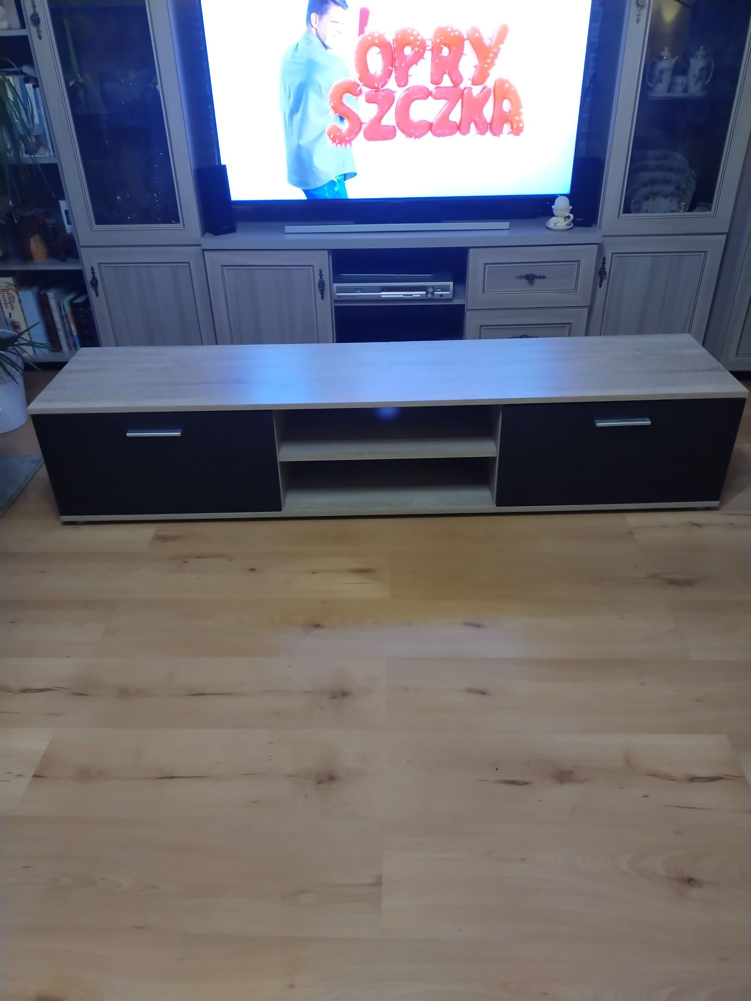 Szafka pod telewizor