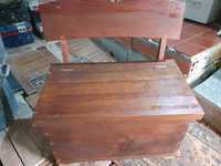 Banco-arca  antigo  de madeira