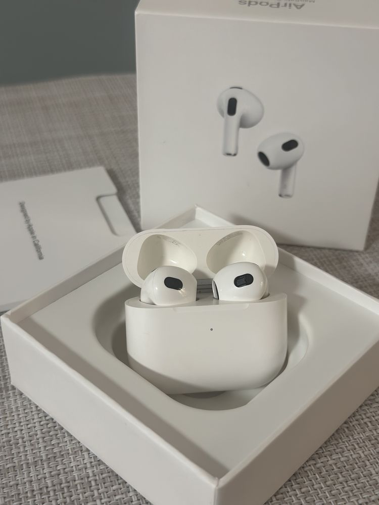 AirPods 3 на запчастини!