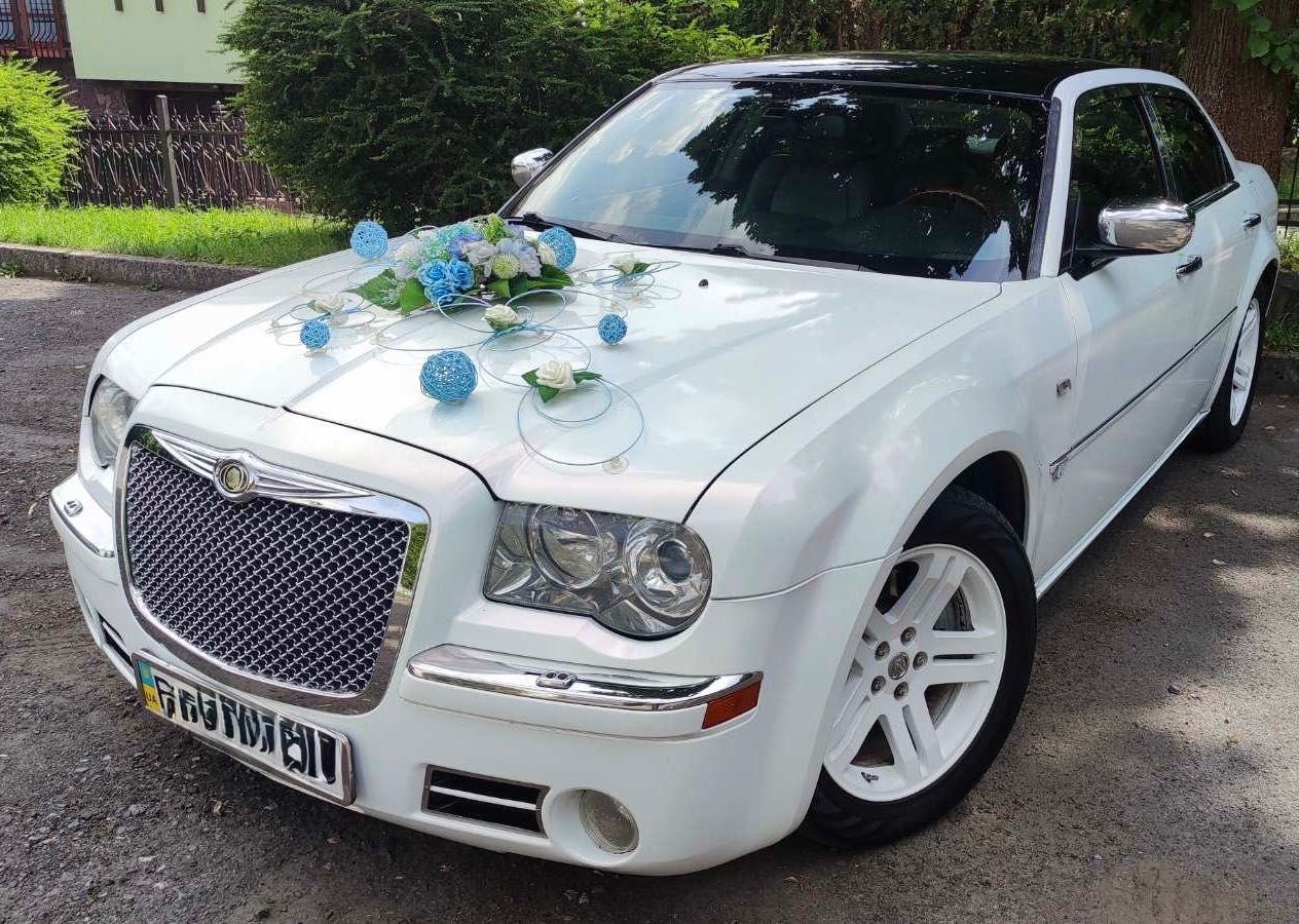 Оренда авто на весілля Chrysler 300c, весільний кортеж, перевезення