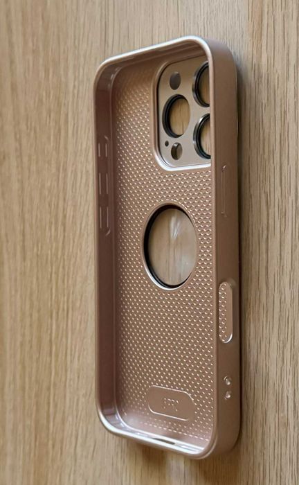 Etui iPhone 16 Pro MagSafe z osłoną aparatu / pustynne złoto