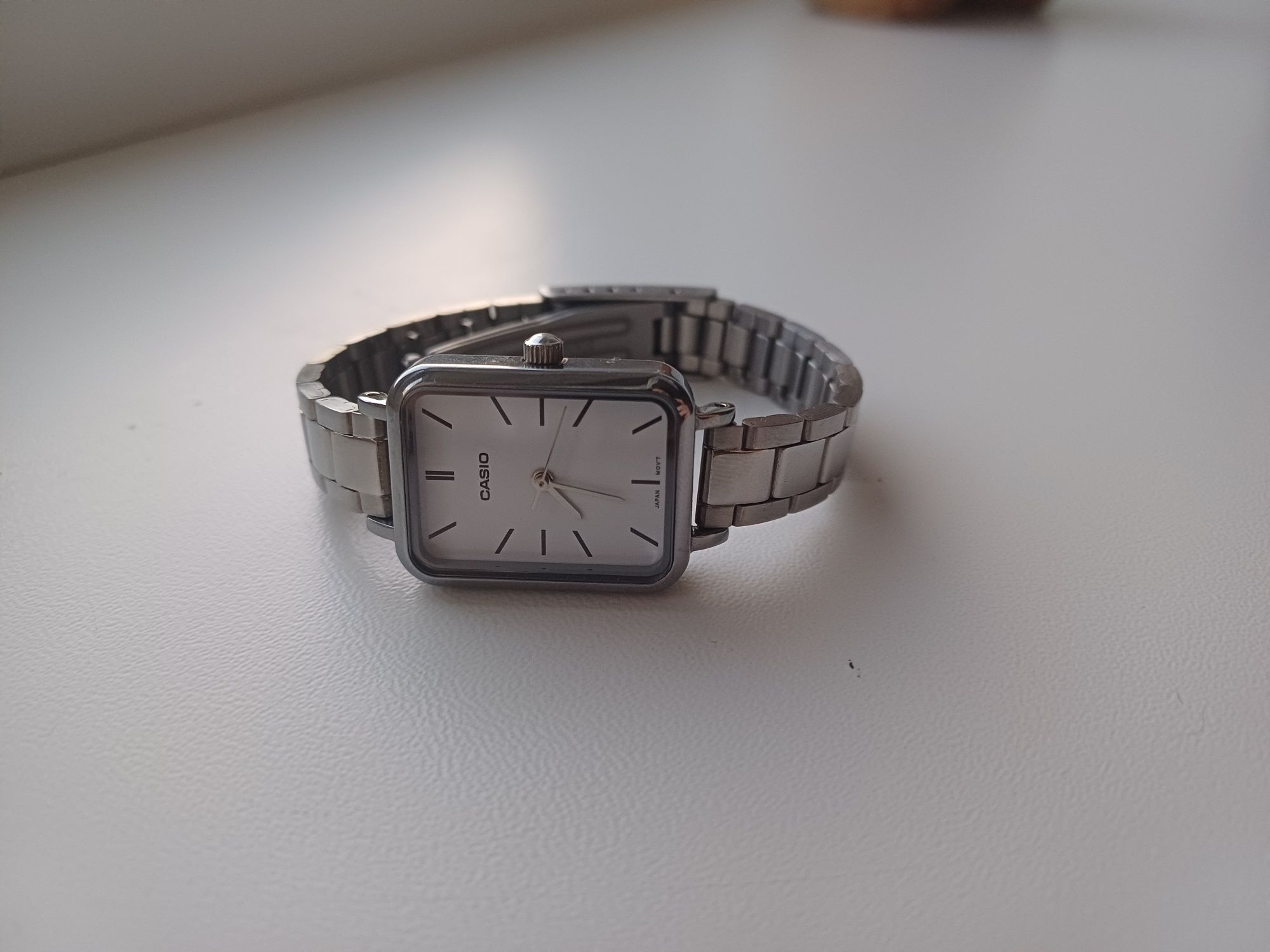 Оригінальний годинник casio