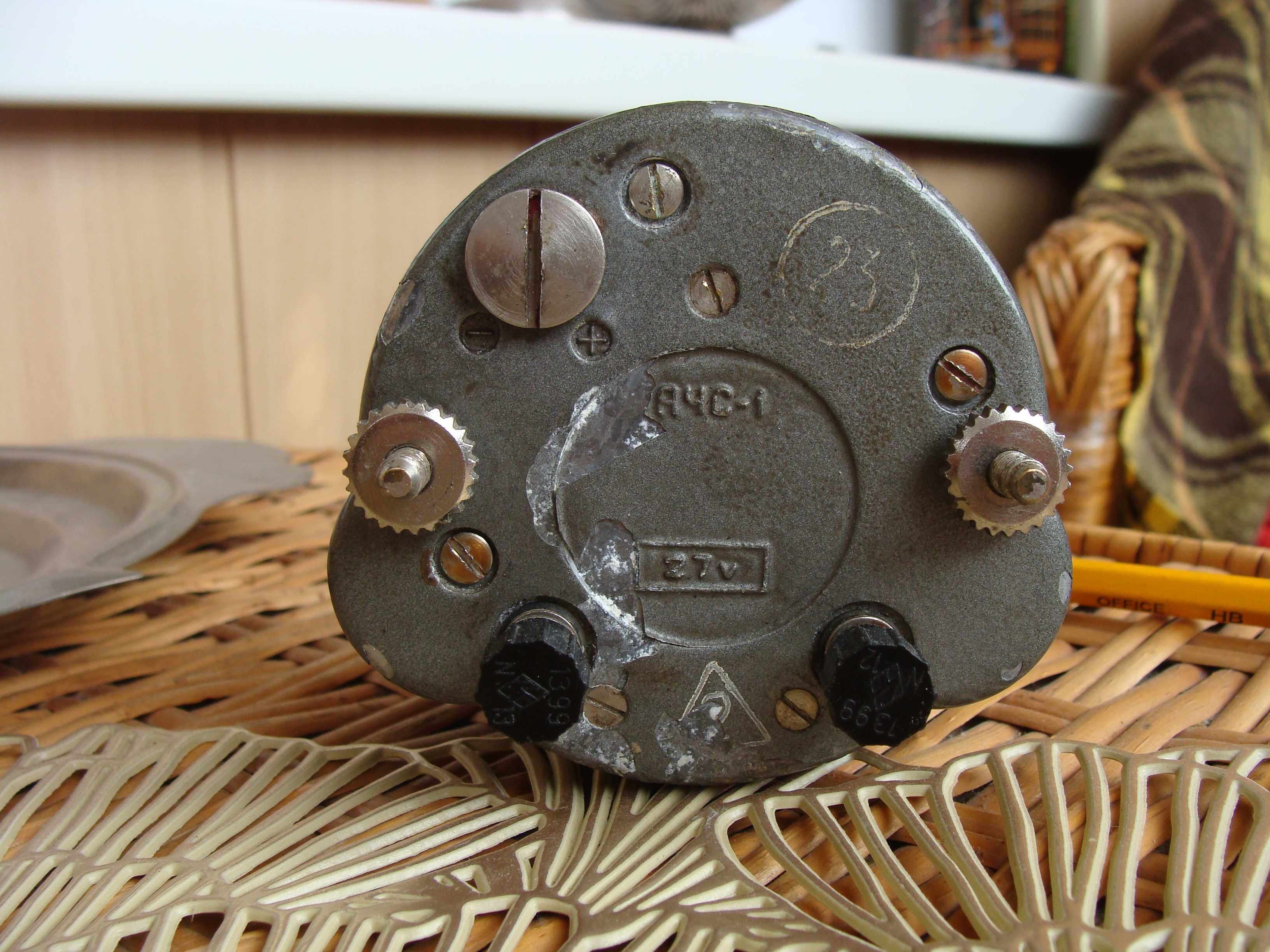 продам авиационные часы АЧС - 1