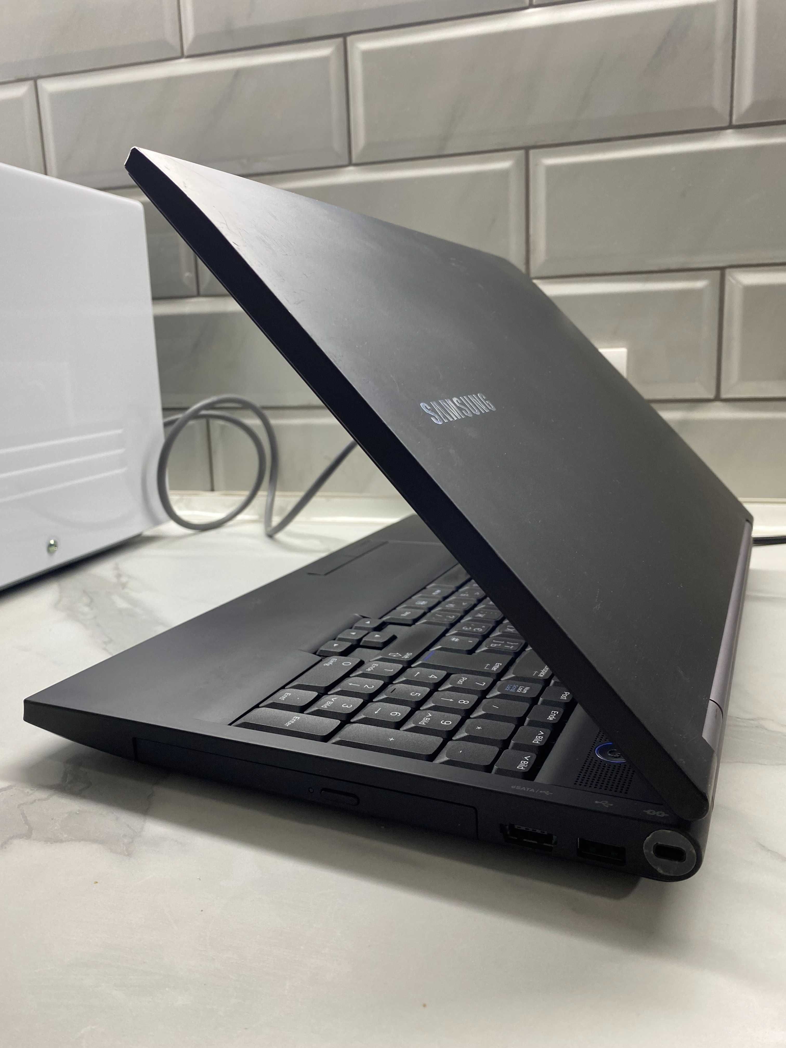 Samsung NP200 Core i5-2430M/8Гб ОЗУ/500Гб HDD/15.6" HD Нова АКБ