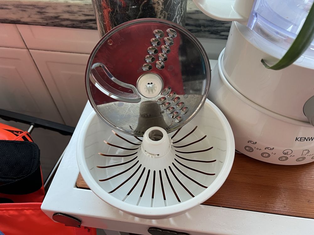 Robot de cozinha kenwood pouco usado