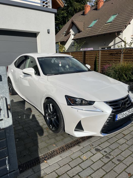 Lexus is200T Super stan , bezwypadkowy  Polski salon