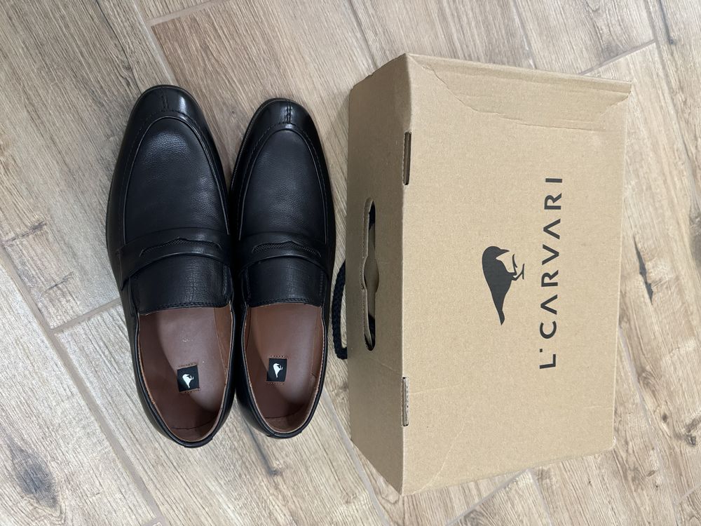 Продам новые ботинки l’Carvari. Идут на р.42
