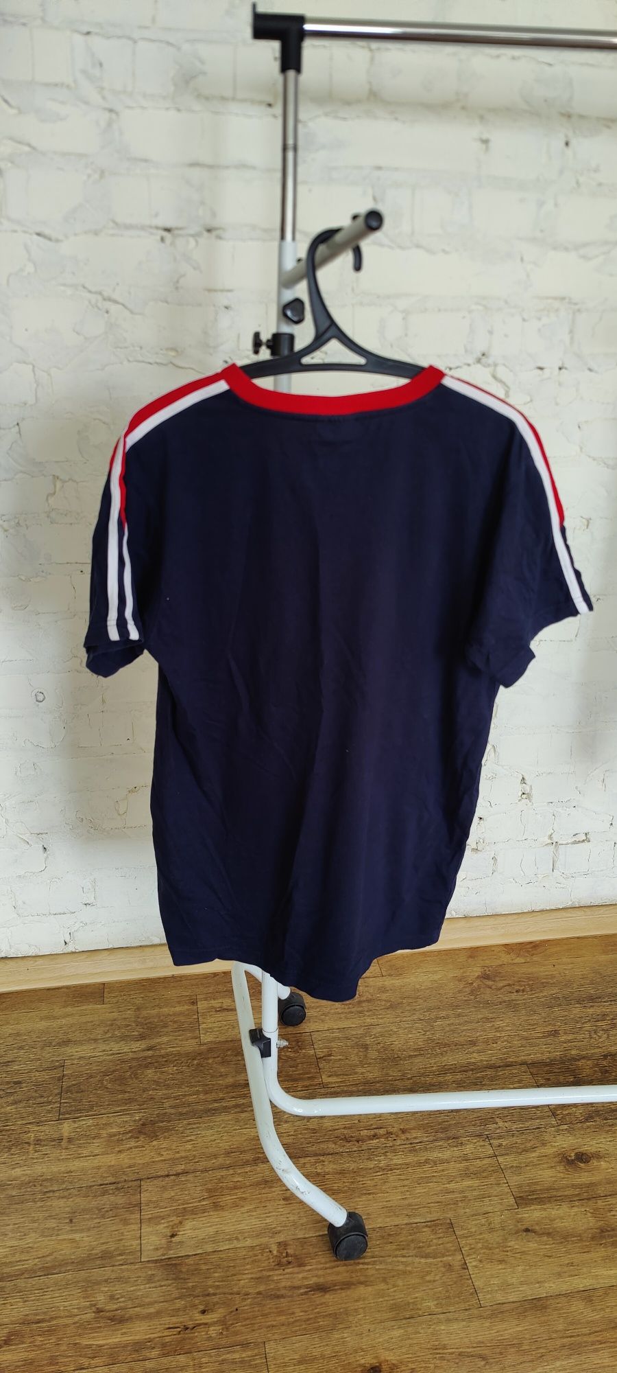 Продам футболку Fila