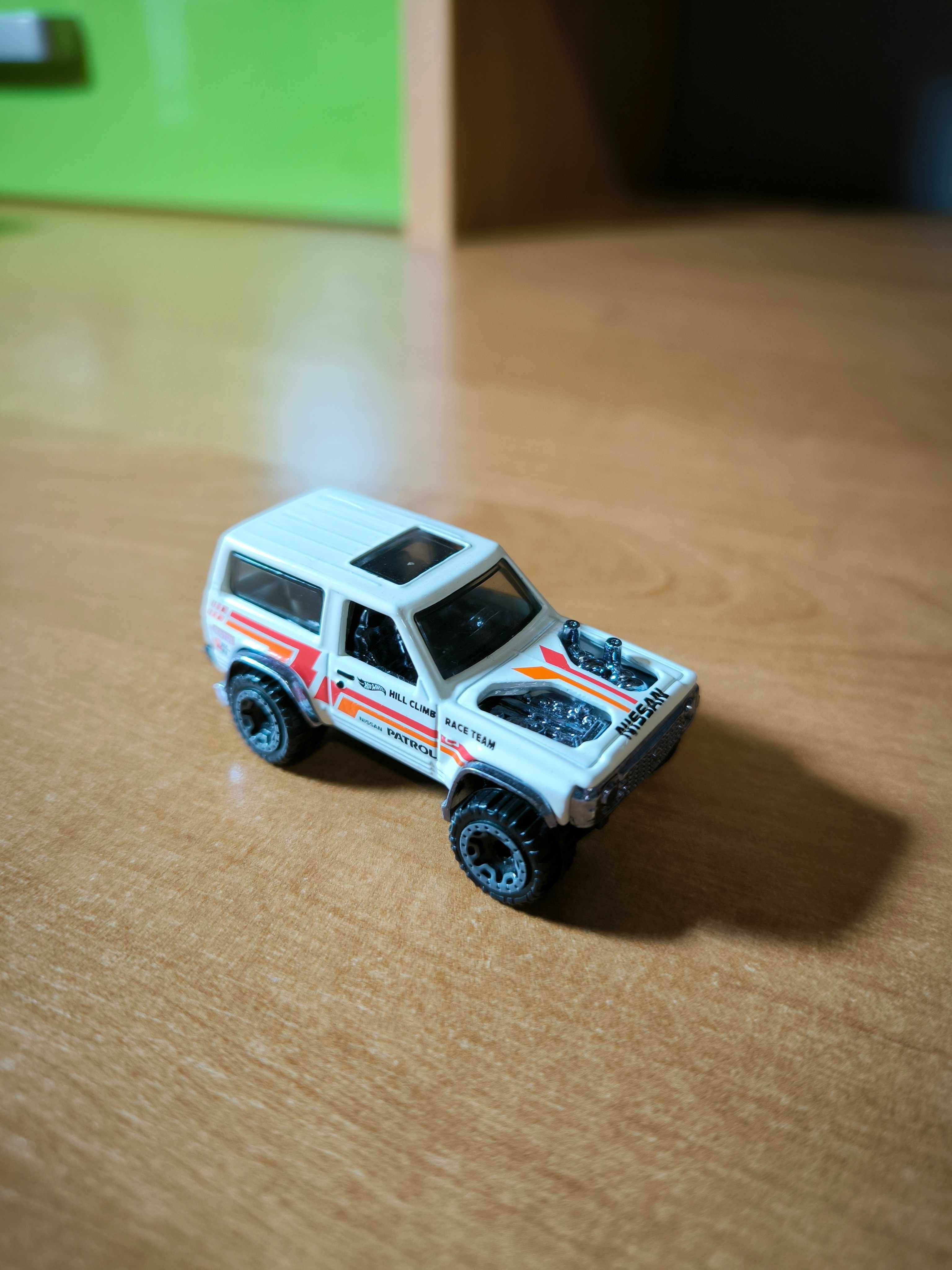 Hot Wheels Nissan Patrol Custom HKG23