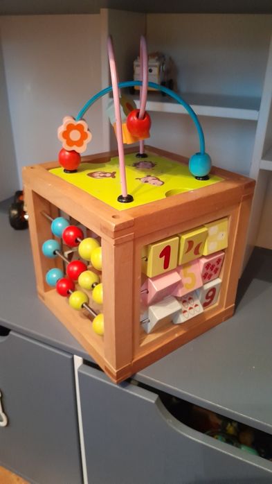 Розвиваючий дерев'яний куб